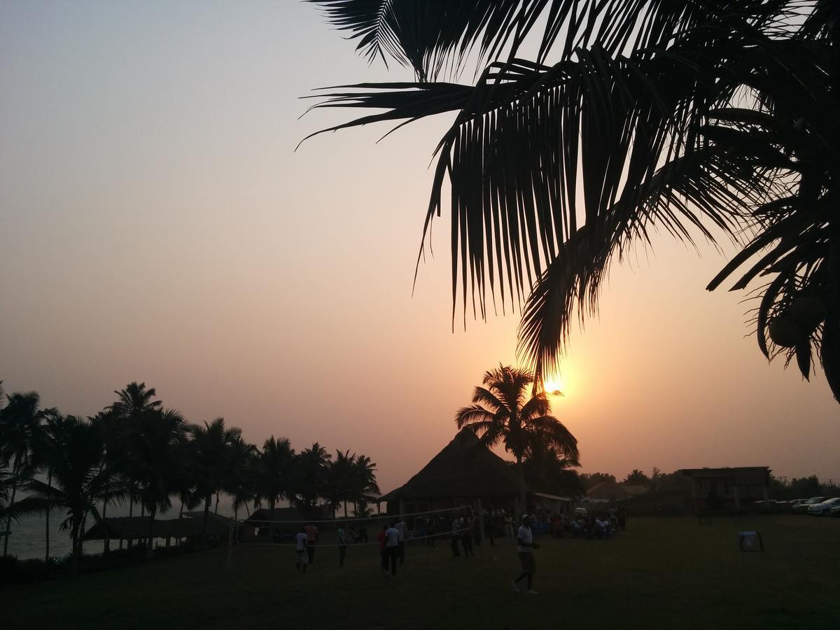ホテルSankofa Beach House Kokrobite エクステリア 写真